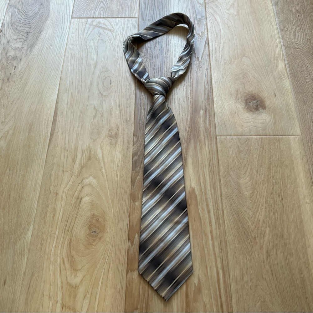 Geoffrey Beene Striped Tie in Neutral Tones Silk